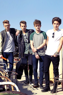 File:The Vamps.png
